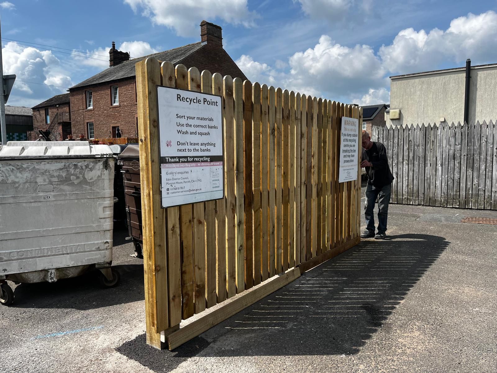 vertical timber fencing idea, privacy fence in lancashire